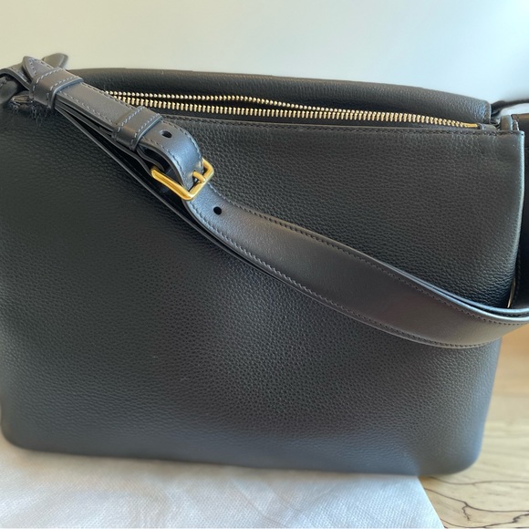 Milano Prada Leather Shoulder Bag with Authentication Card - Picture 12 of 14